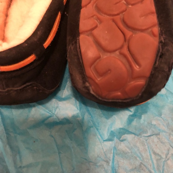 UGG SIZE 6 - Picture 7 of 8